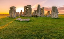 Tour privati all'alba di Stonehenge con Bath e Lacock