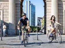 Tour in bici guidato dei tesori nascosti della città di Milano