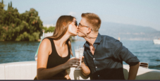 Aperitivo Esclusivo in Barca sul Lago di Garda per Due