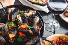 Cena romantica a base di pesce a Riccione 