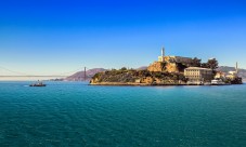 Tour a piedi di Alcatraz e dal Golden Gate Bridge alla spiaggia