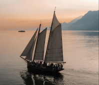 Crociera al tramonto con aperitivo musicale a bordo