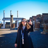 Tour privato di Ercolano con visori AR, cena e soggiorno 