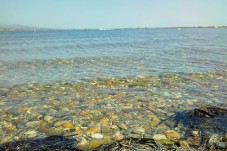Regala relax - 1 ombrellone e 2 lettini a ostia + aperitivo