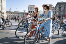 Tour in bici guidato dei tesori nascosti della città di Milano