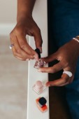 Manicure con Smalto Semipermanente per Madre e Figlia