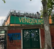 Partita Venezia FC per 2 Persone – Emozione allo Stadio Penzo