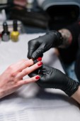 Manicure con Smalto Semipermanente per Madre e Figlia