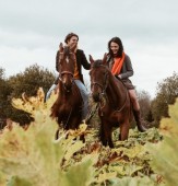 Fuga romantica con passeggiata a cavallo