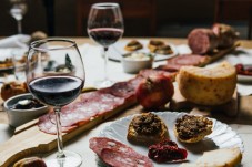 Aperitivo gourmet alla Salumeria di Siena