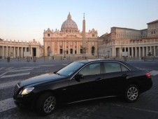 Trasporto privato su veicolo di lusso tra l'aeroporto di Fiumicino e Roma