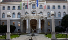 Guided walking tour in Ljubljana - socialism and the city
