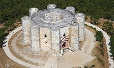 Il fascino e il mistero di Castel del Monte Tour