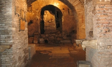 Basilica di San Clemente: tour guidato salta fila dei sotterranei