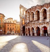 Verona Experience - Ingresso al cinema e degustazione vini in osteria