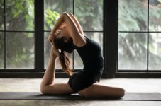 Lezione privata di coppia Bikram Yoga livello intermedio 75 min - Roma