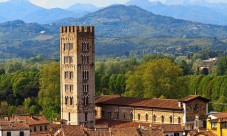 Tour di Pisa e Lucca da Siena con degustazione di vini e ingresso alla cattedrale di Pisa