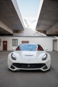 Guida una Ferrari F12 Berlinetta 60 minuti