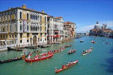 Regala un Tour per Venezia di giorno + 2 Isole al pomeriggio (Murano & Burano)