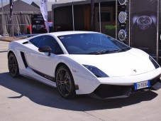 Giro da copilota su una Lamborghini LP570 & soggiorno 1 notte