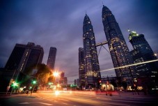 Trasferimenti di andata e ritorno dall'aeroporto con biglietti in omaggio per le Petronas Twin Towers