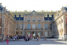 Box Viaggio Regalo: Soggiorno 3 Giorni a Parigi per 4 con Reggia di Versailles
