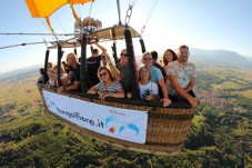 Volo di gruppo in Mongolfiera a Masino (Torino)