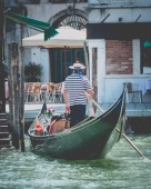 Proposta di Matrimonio a Venezia: Giro Romantico in Gondola