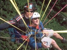 Volo in parapendio biposto nel bergamasco