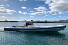 Tour giornaliero in esclusiva in gommone con skipper nel Golfo di Cagliari