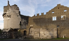 Via Appia, Catacombe di San Sebastiano e Parco degli Acquedotti: tour in pullman