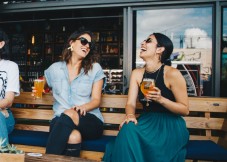 Tour della birra leggendaria di Praga con cena