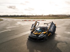 Un giro in pista su Mclaren - Castelletto Circuit 