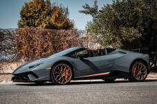 Guida Lamborghini Huracán Latina - 7 giri al circuito “Il Sagittario”