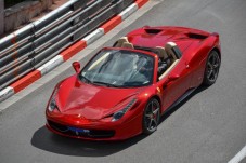 Pilota Ferrari F 458 1 giro all'Autodromo di Ortona, Abruzzo