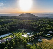 Soggiorno al resort Parco dei Cimini + visita con pranzo al Parco dei Mostri per famiglia