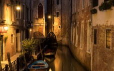 Fantasmi e leggende tour di Venezia con il bar hopping