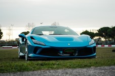 Un giro in pista con Ferrari F8 Tributo