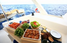 Crociera in barca a vela con pranzo da Catania