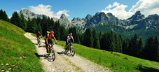 Scoprire gli sport in alta quota: Golf, Nord Walking, mountain bike