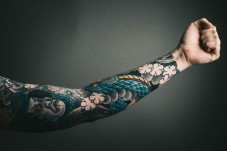 Buono Tatuaggio grandi dimensioni colorato