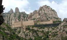 Tour di Montserrat con degustazione di liquori tipici