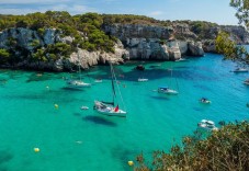 Giornata in yacht di lusso nelle isole Baleari