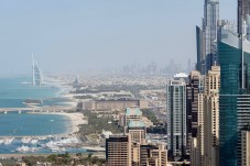 Tour della città di Abu Dhabi con pranzo da Dubai