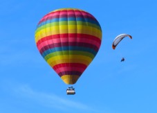 Volo di gruppo in Mongolfiera a Masino (Torino)