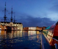 Giro in Barca Privato sui Canali di Amsterdam con Open Bar