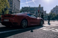 Guida una Ferrari California per 15 minuti