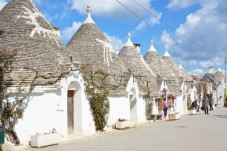 Soggiorno ad Alberobello: 1 Notte In Un Albergo Diffuso e Visita Guidata