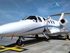 Fuga nel Cielo per Due: Esclusiva Esperienza in Jet Citation I