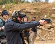 50 Colpi con Pistola di Grosso Calibro e Fucile a Pompa